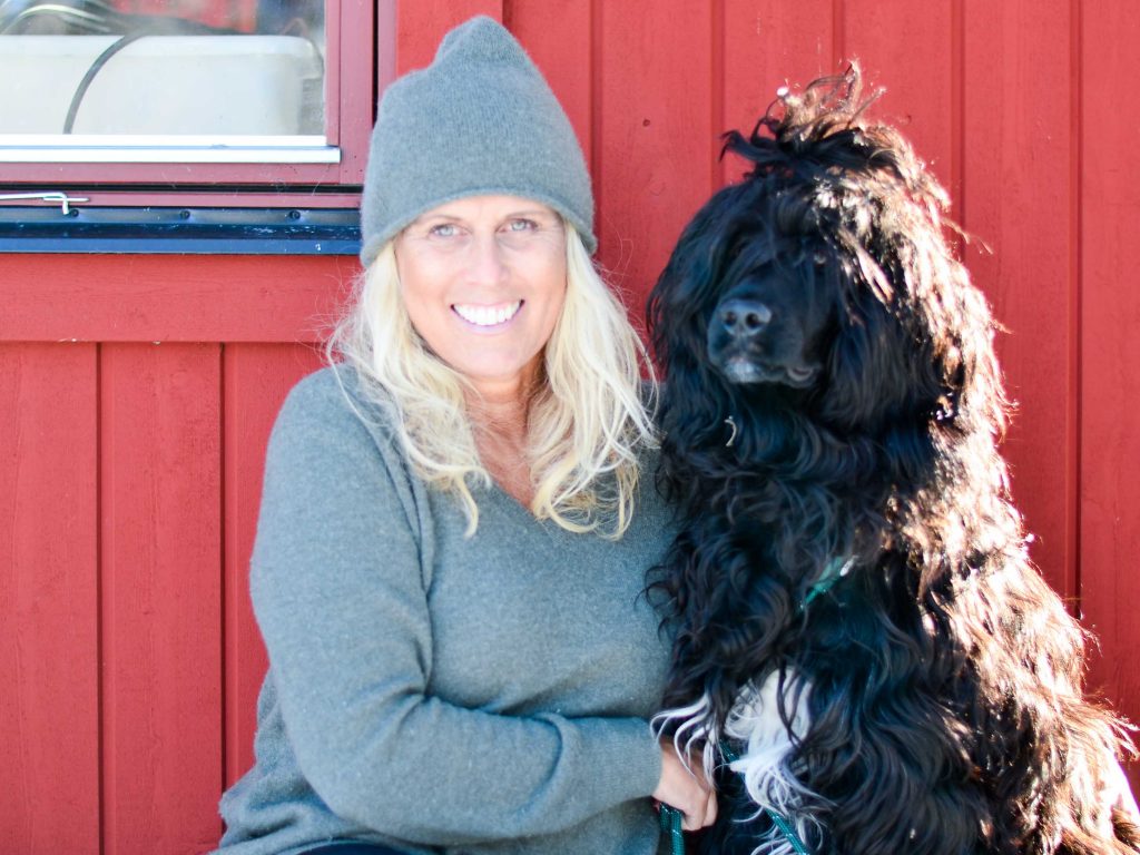 Pernilla Peterson och portugisiska vattenhunden Kenzo